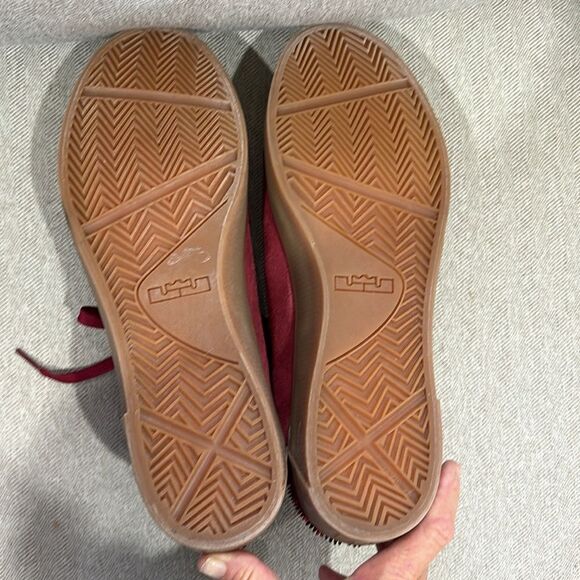 Nike Men's Lebron XIII Lifestyle 13 Red Leather Sneakers Size 12 - Picture 5 of 6